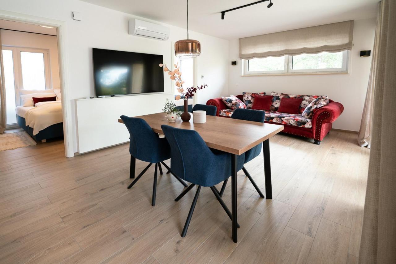 Apartments Kras 24 With Pool Sežana Dış mekan fotoğraf
