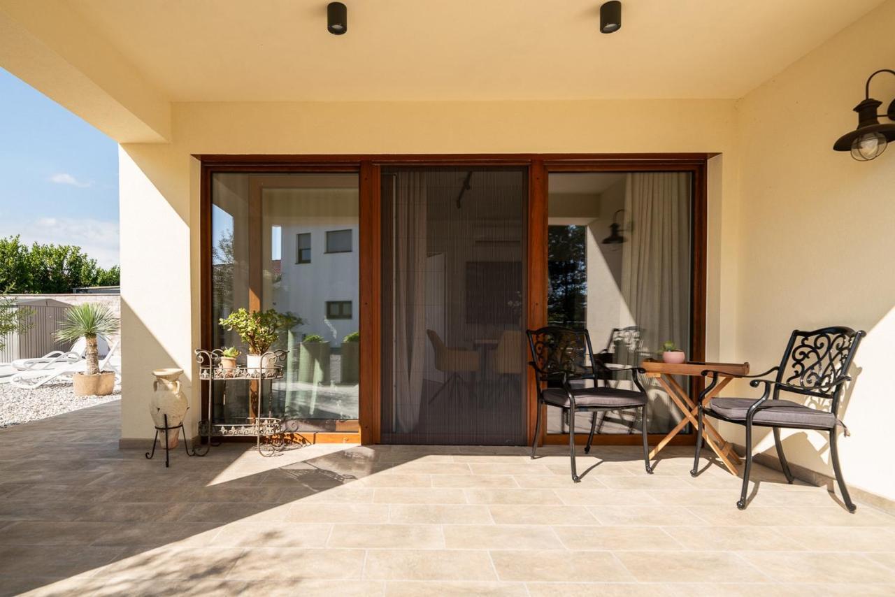 Apartments Kras 24 With Pool Sežana Dış mekan fotoğraf