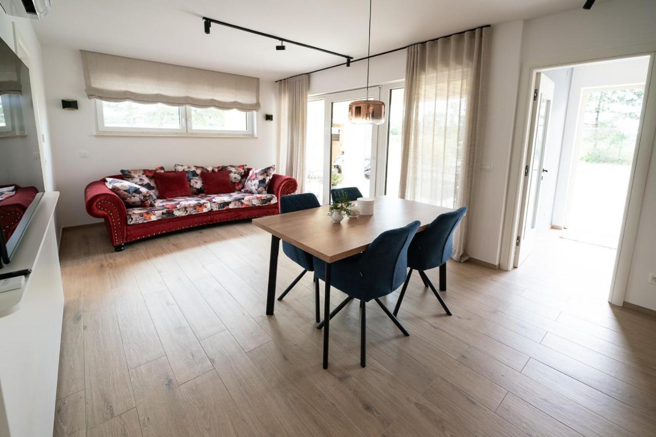 Apartments Kras 24 With Pool Sežana Dış mekan fotoğraf