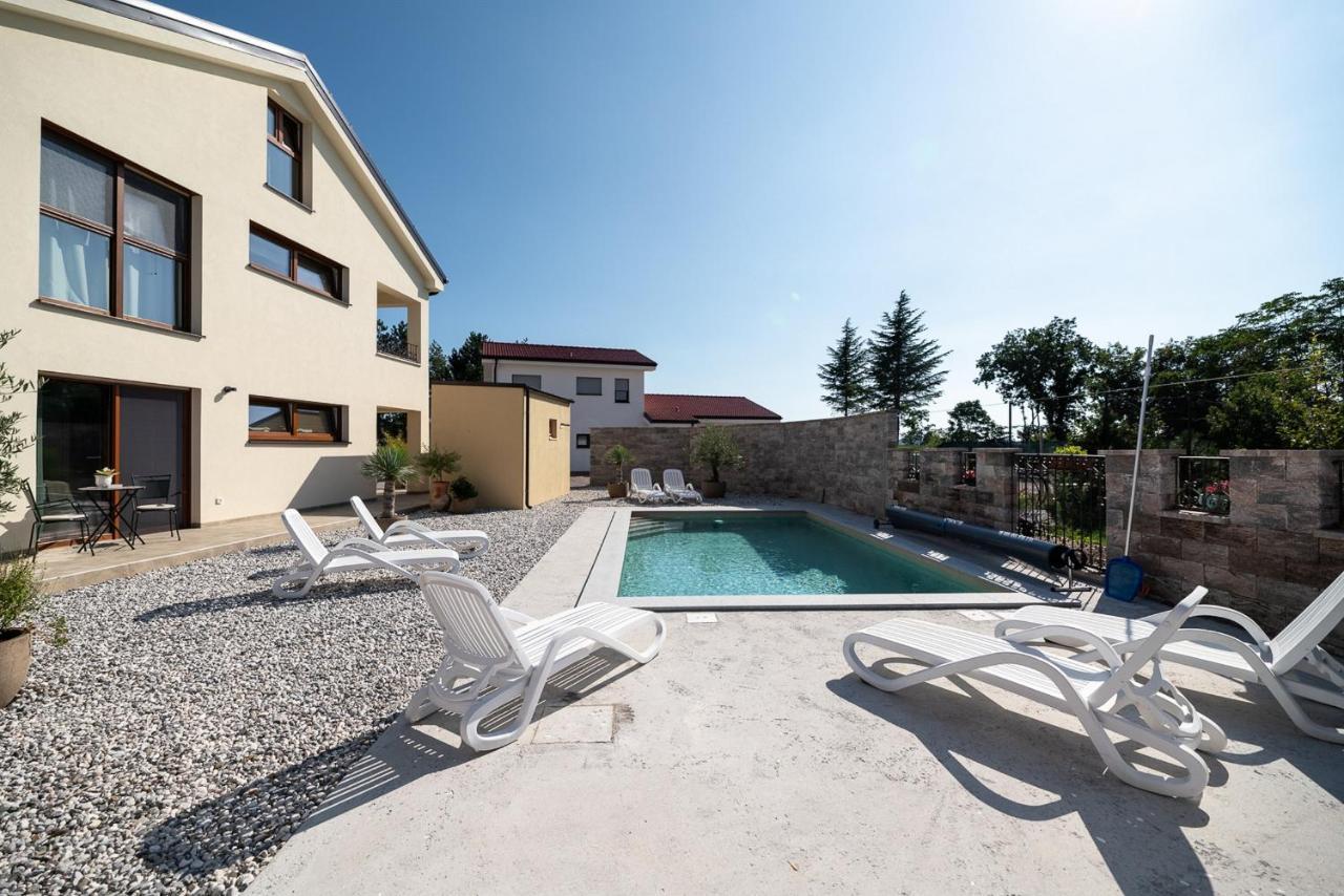 Apartments Kras 24 With Pool Sežana Dış mekan fotoğraf